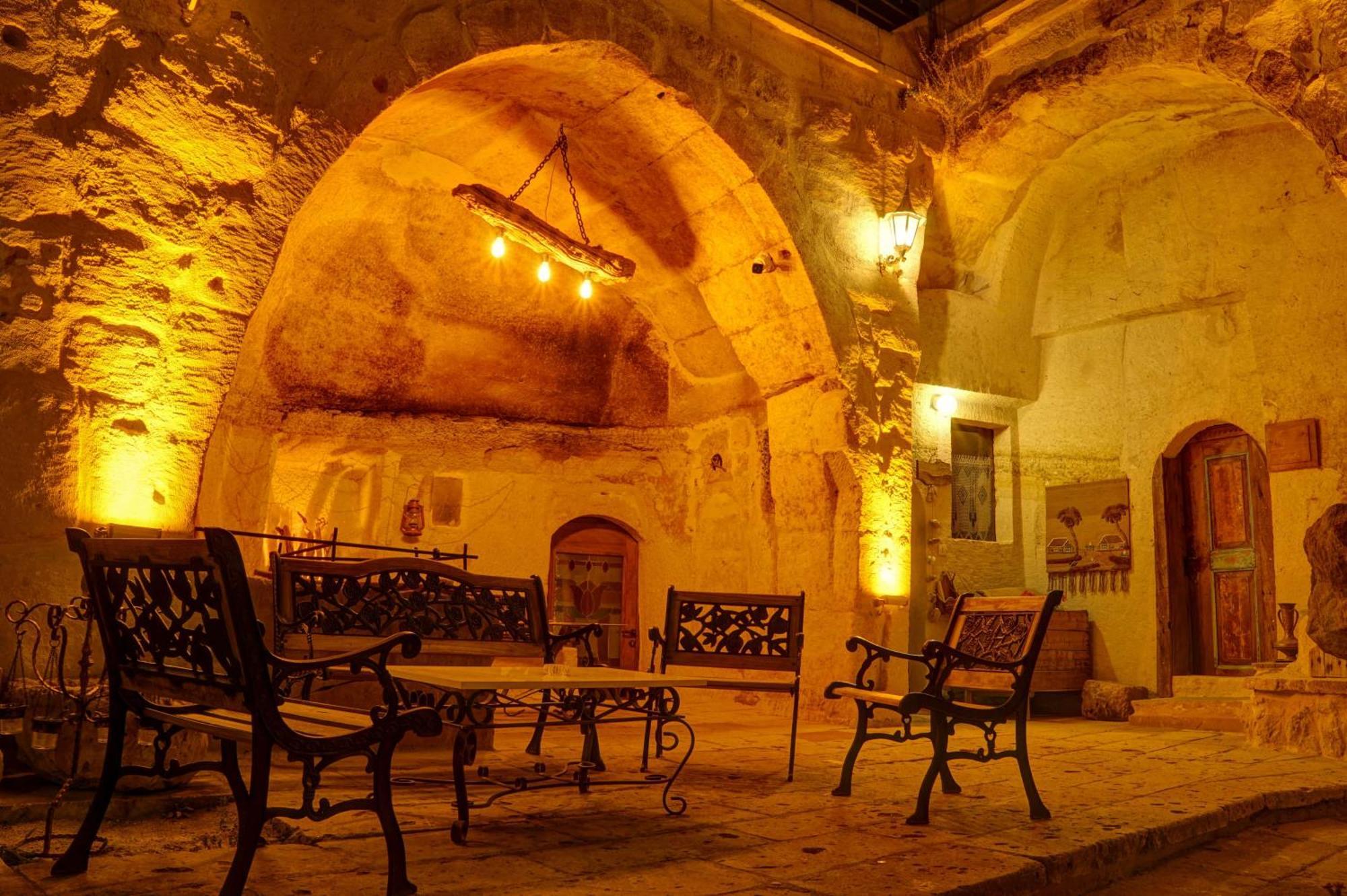 Gibos Cave Hotel Ürgüp Exteriör bild